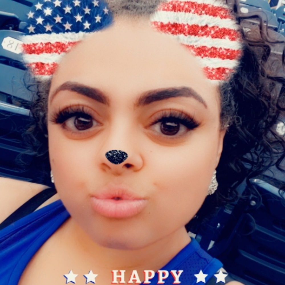 Meet your Posher, Selena